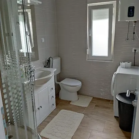 Nika * Novi Vinodolski